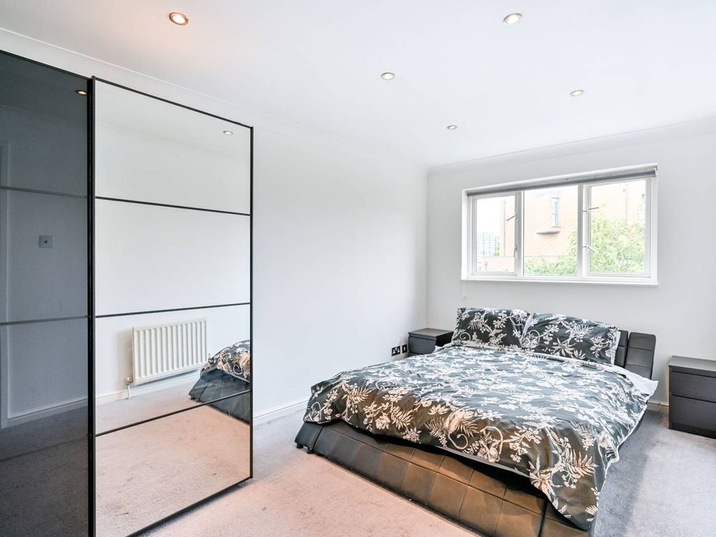 2 bed flat for sale in Kew Bridge Road, Brentford TW8, £500,000 Zoopla