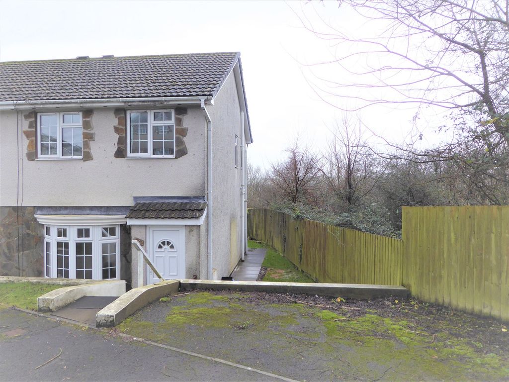 3 bed semidetached house for sale in Ty Gwyn Drive, Brackla, Bridgend, Bridgend County. CF31