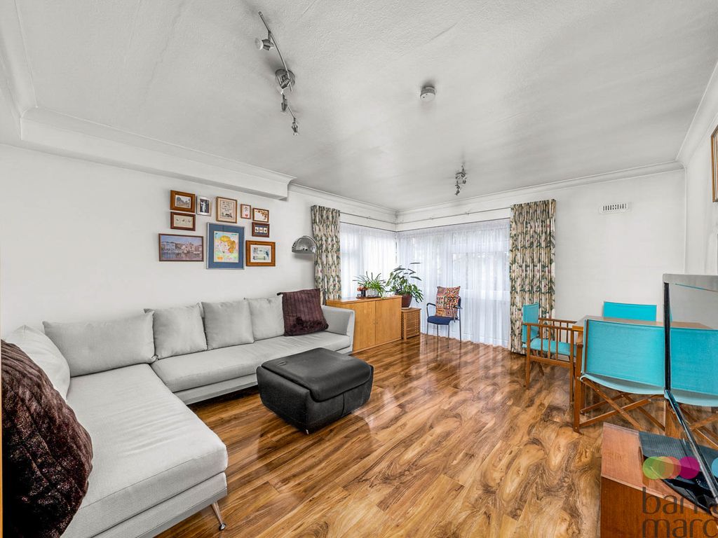 2 bed flat for sale in Friern Lane, London N20, £475,000 Zoopla