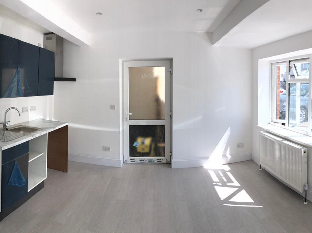 Studio to rent in Swiss Avenue, Watford WD18 Zoopla