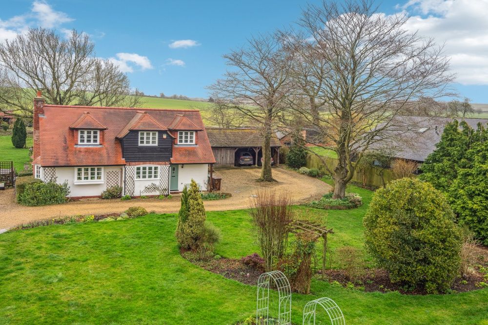 4 bed detached house for sale in Roke, Wallingford OX10, £1,350,000