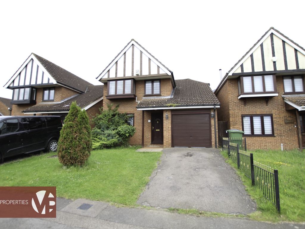3 bed detached house to rent in Conifer Close, Waltham Cross EN7, £