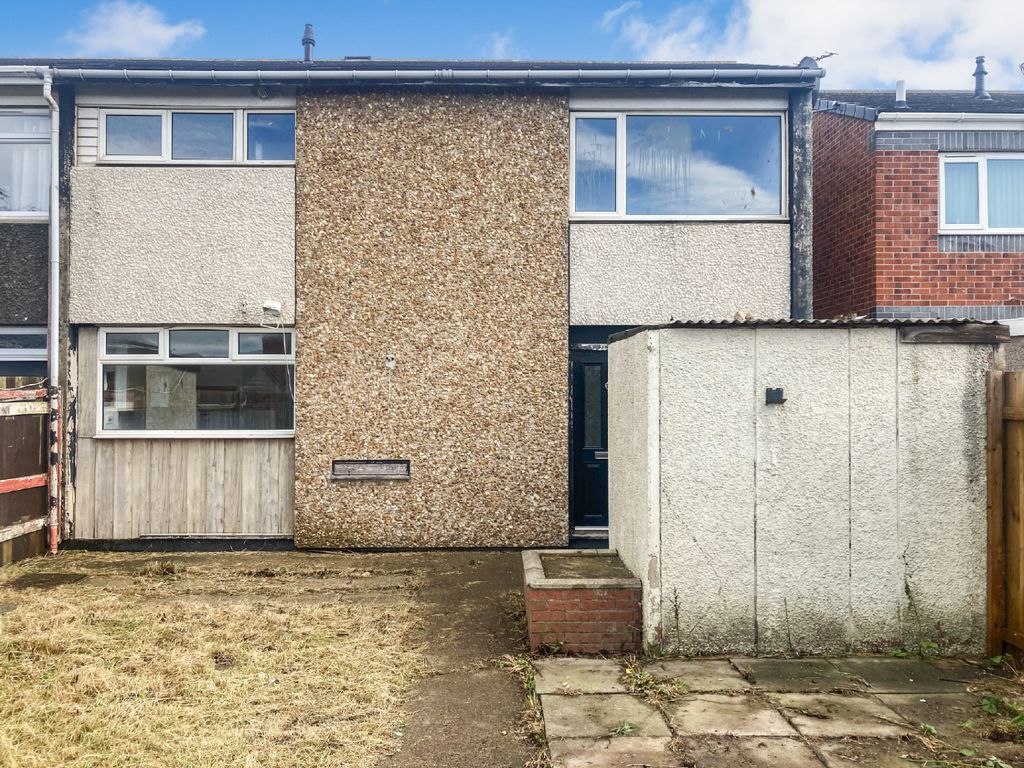 3 bed end terrace house for sale in Dalby Close, Redcar TS10, £20,000