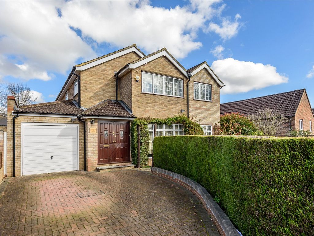 4 bed detached house for sale in Denham Green Lane, Denham