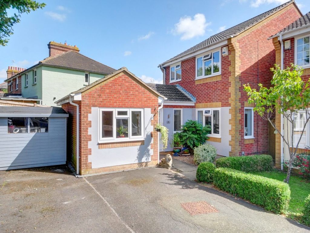 4 bed detached house for sale in Linden Grove, Amberstone, Hailsham