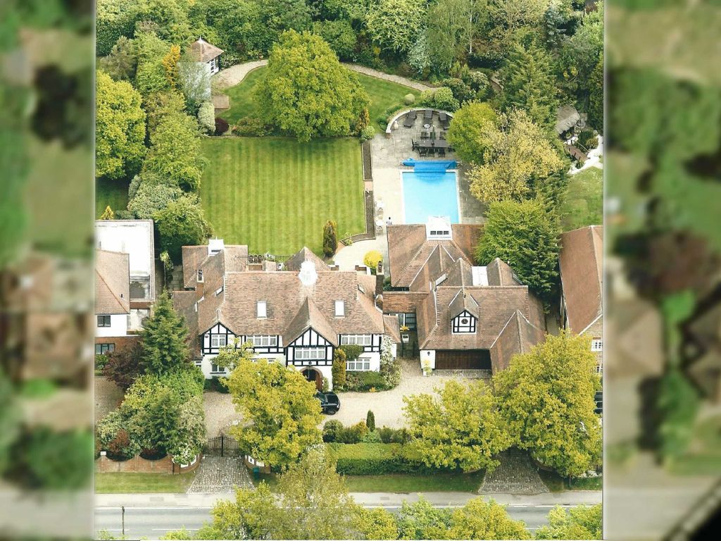 5 bed detached house for sale in The Ridgeway, Cuffley, Hertfordshire