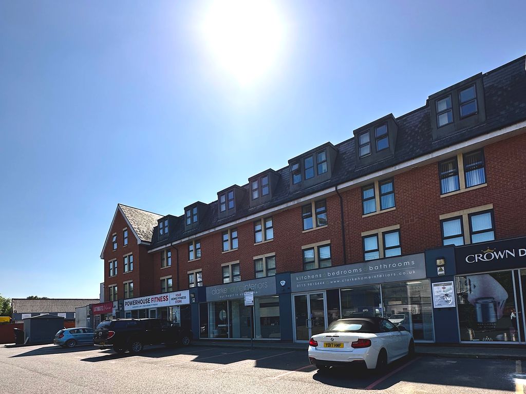 2 bed flat to rent in Bridgford Point, Scarrington Road, Nottingham NG2