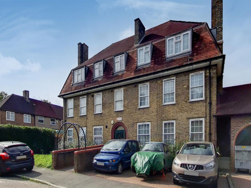 3 bed flat to rent in Gilton Road, Catford SE6 Zoopla