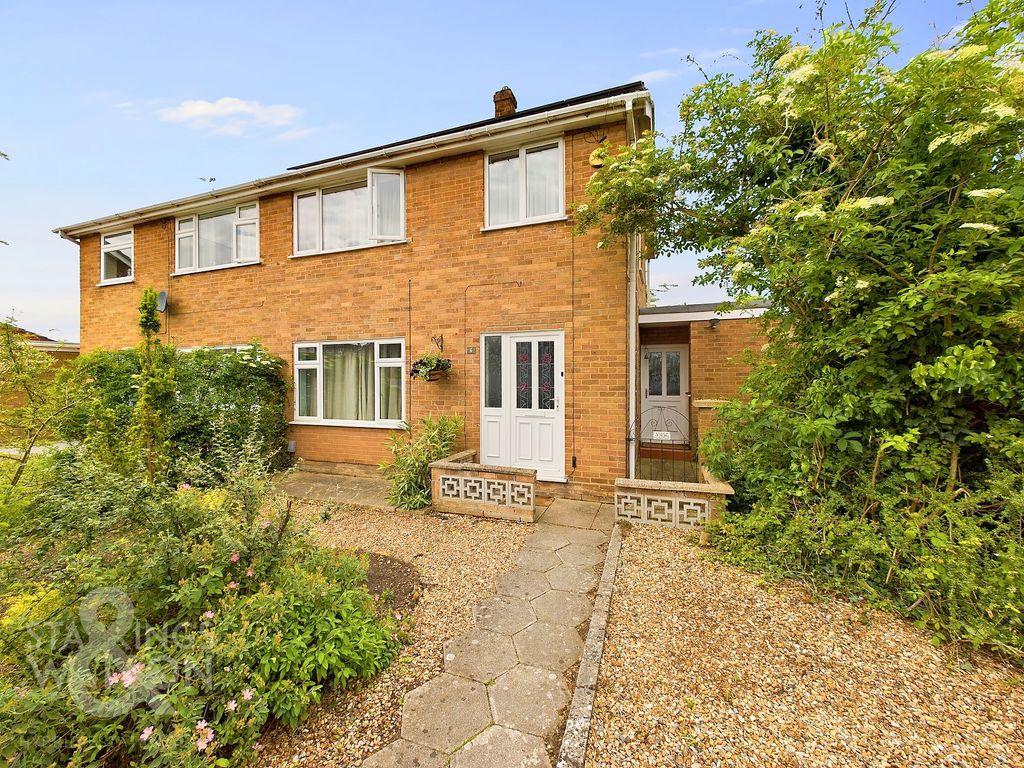 2 bed semidetached house for sale in Leewood Crescent, Costessey