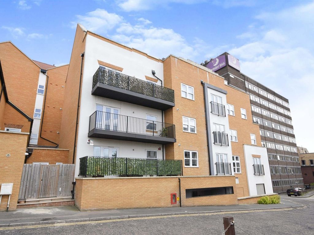 The Mount Brentwood CM14  