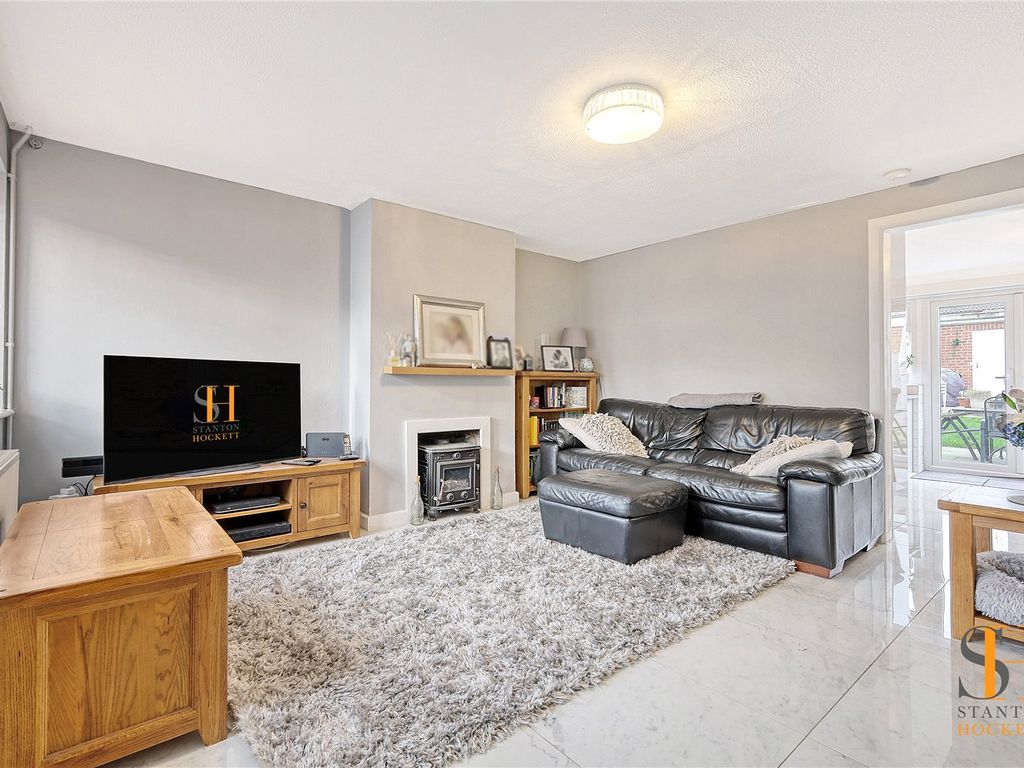 3 bed detached house for sale in Poppy Close, Pilgrims Hatch, Brentwood