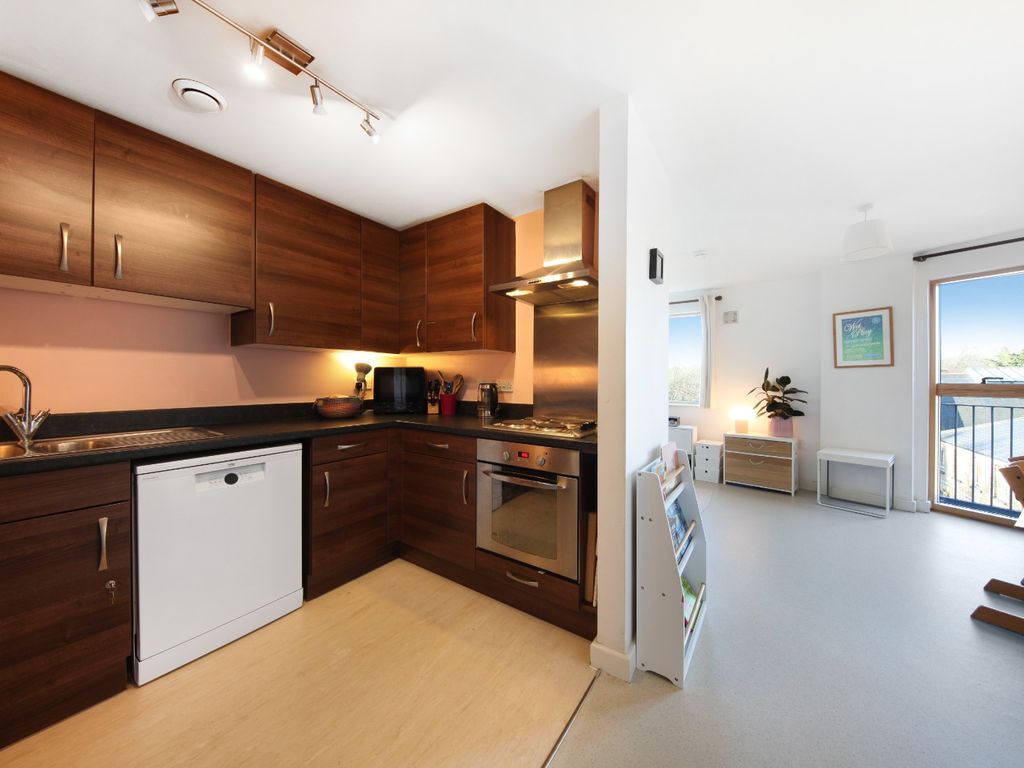 2 bed flat for sale in St. Peters Gardens, Ladywell Road, London SE13