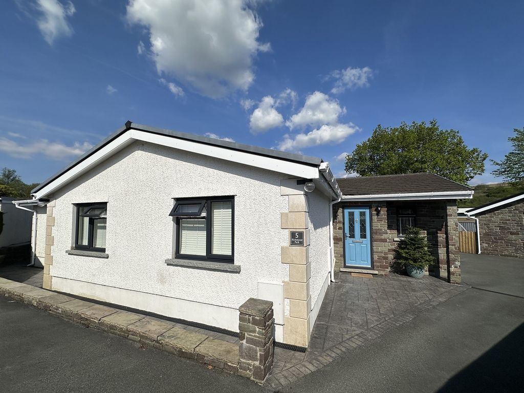 4 bed detached bungalow for sale in Richmond Park, Ystradgynlais