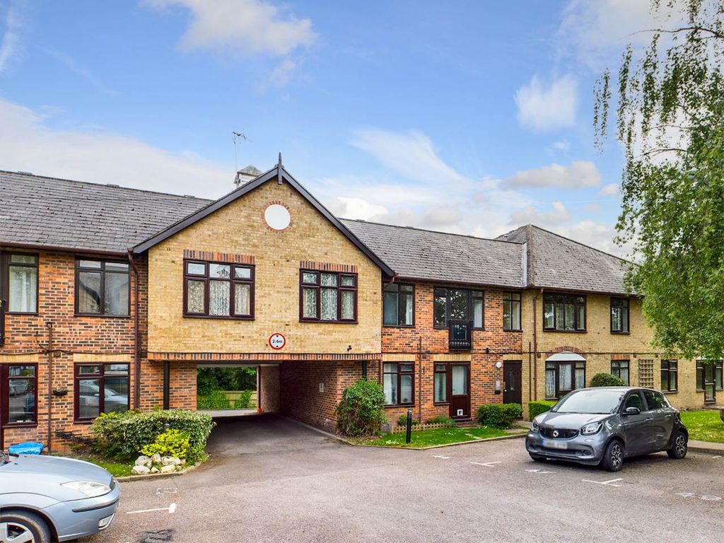 1 bed flat to rent in Parkside Lodge, 101 Erith Road, Belvedere DA17