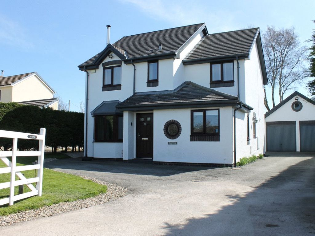 4 bed detached house for sale in BrynSannan, Brynford, Holywell