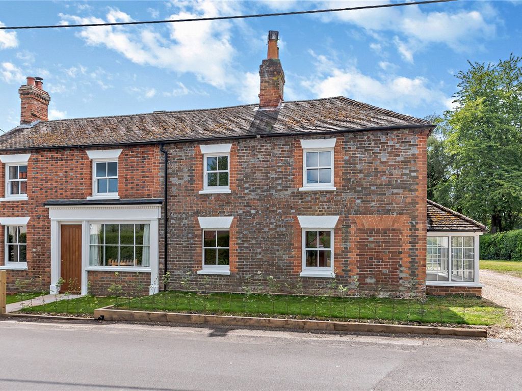 5 bed detached house for sale in Trade Street, Woolton Hill, Newbury