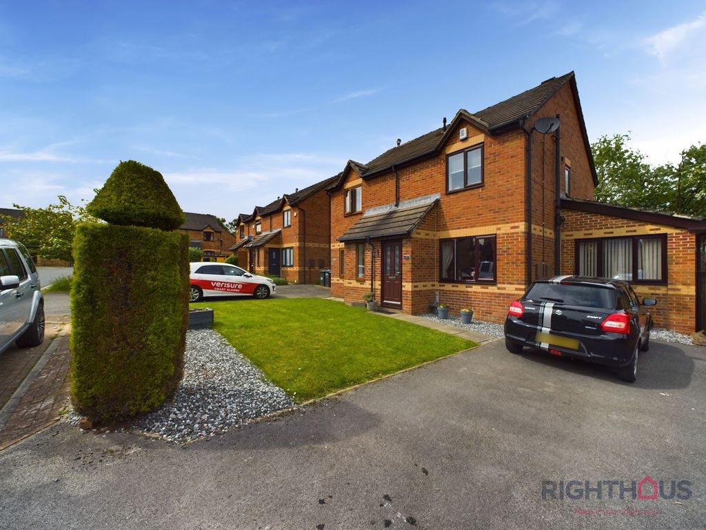 3 bed semidetached house for sale in Maidwell Way, Bradford BD6, £