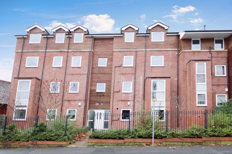 2 bed flat to rent in Egerton Road, Manchester M28, £750 pcm Zoopla
