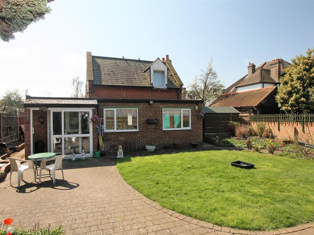 3 bed cottage for sale in Mitcham Park, Mitcham CR4 Zoopla
