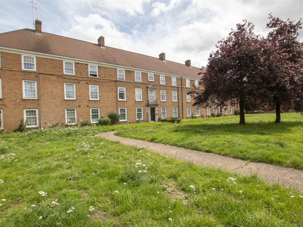 2 bed flat for sale in London Road, Enfield EN2, £315,000 Zoopla