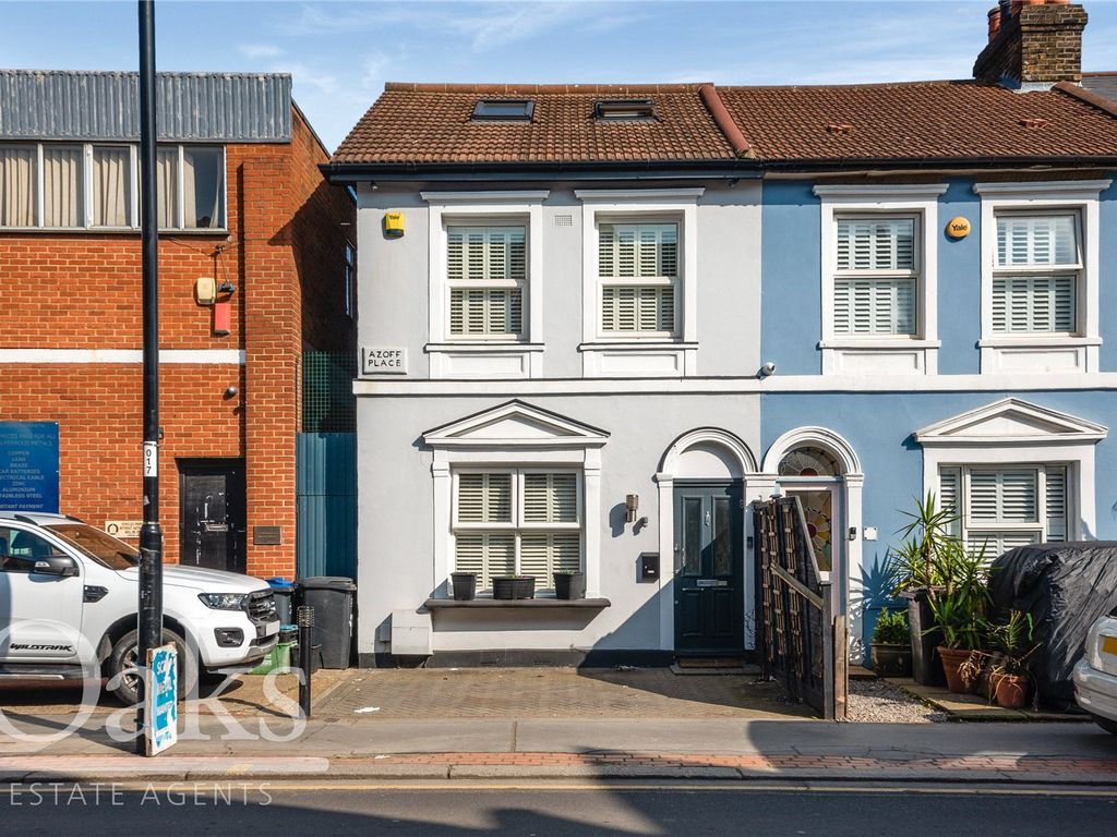 4 bed end terrace house for sale in Portland Road, London SE25, £