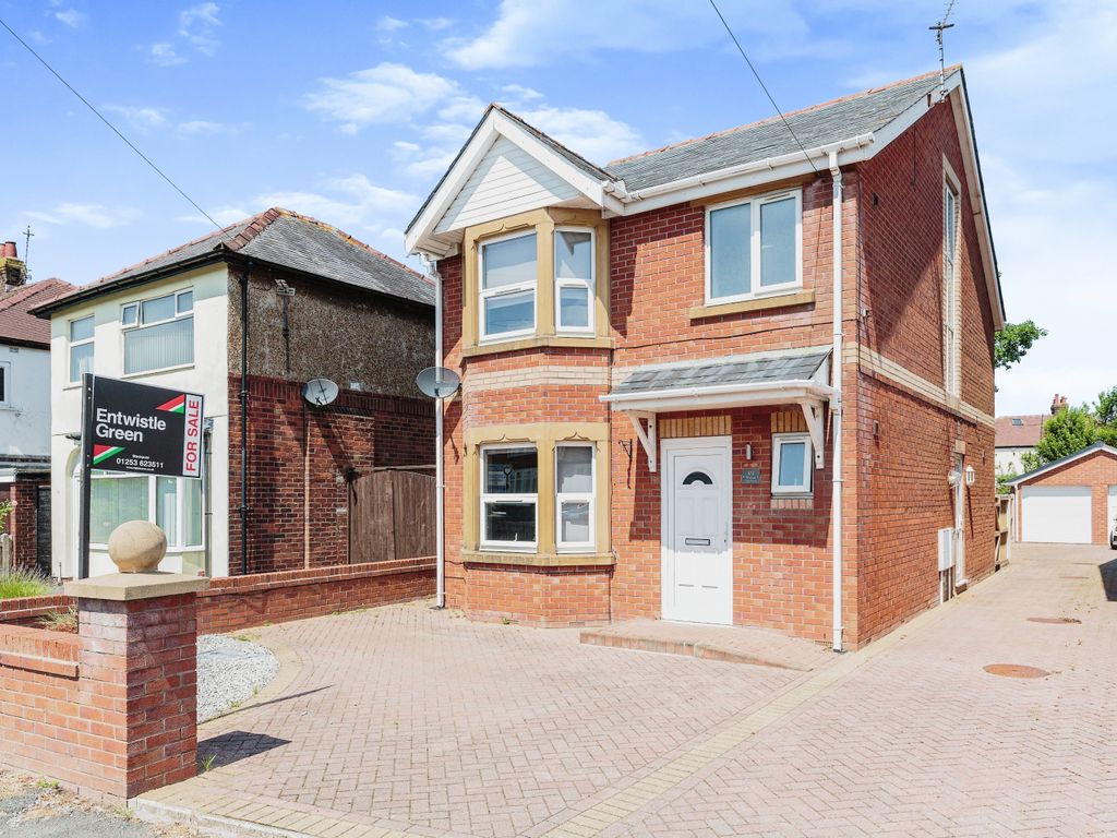 4 bed detached house for sale in Poulton Old Road, Blackpool, Lancashire FY3, £290,000 Zoopla