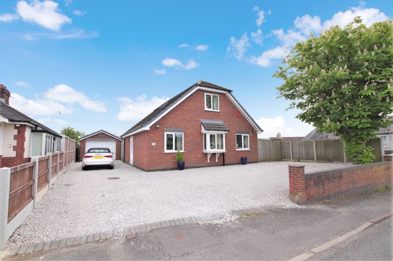 3 bed detached bungalow for sale in Long Lane, Harriseahead, StokeOn