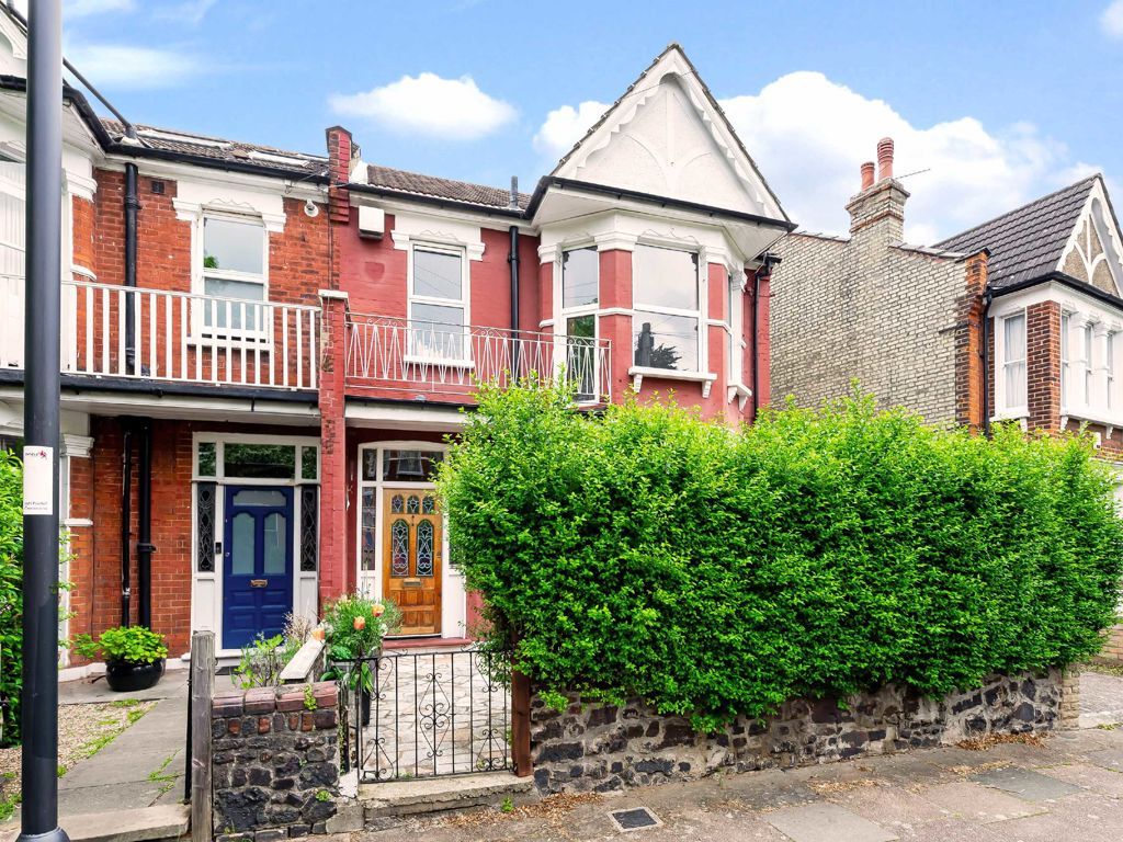 3 bed property for sale in Maidstone Road, London N11, £900,000 Zoopla