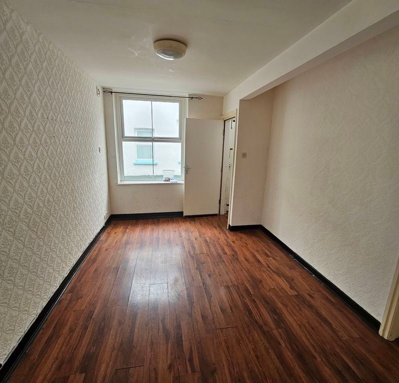 1 bed flat to rent in Bodafon Street, Llandudno LL30, £595 pcm Zoopla