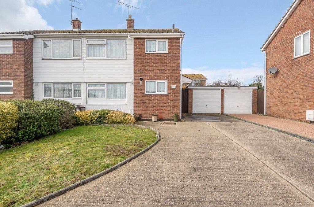 3 bed semidetached house for sale in Ravensdale, ClactonOnSea, Essex