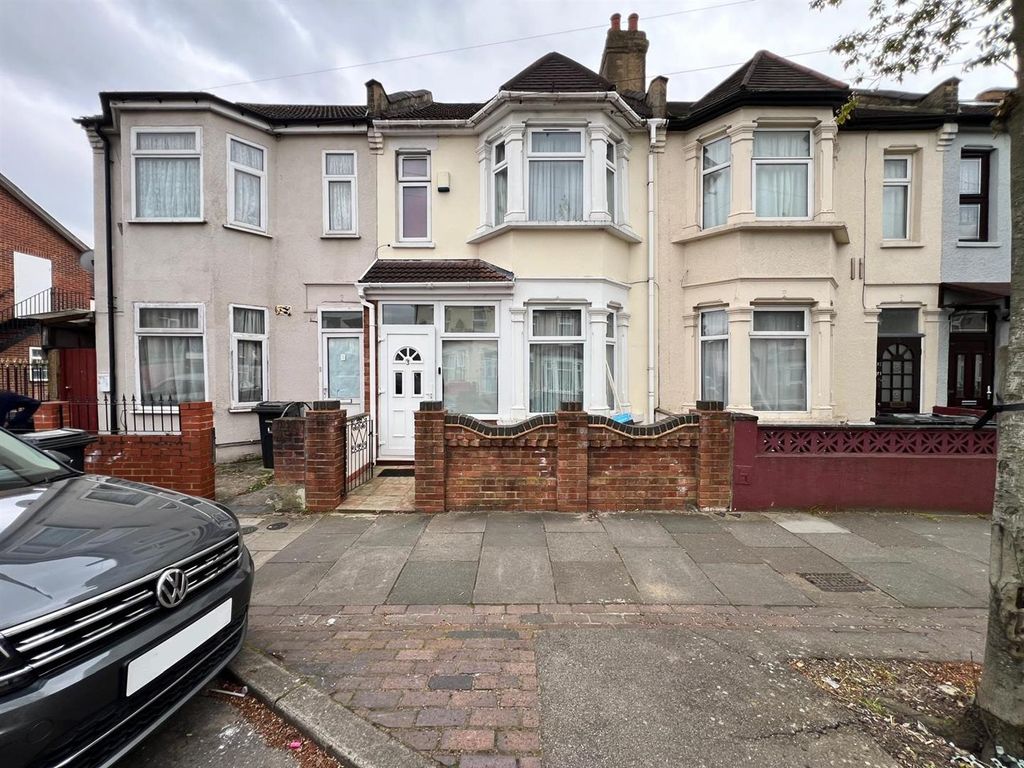 4 bed property for sale in Hunter Road, Ilford IG1, £580,000 Zoopla