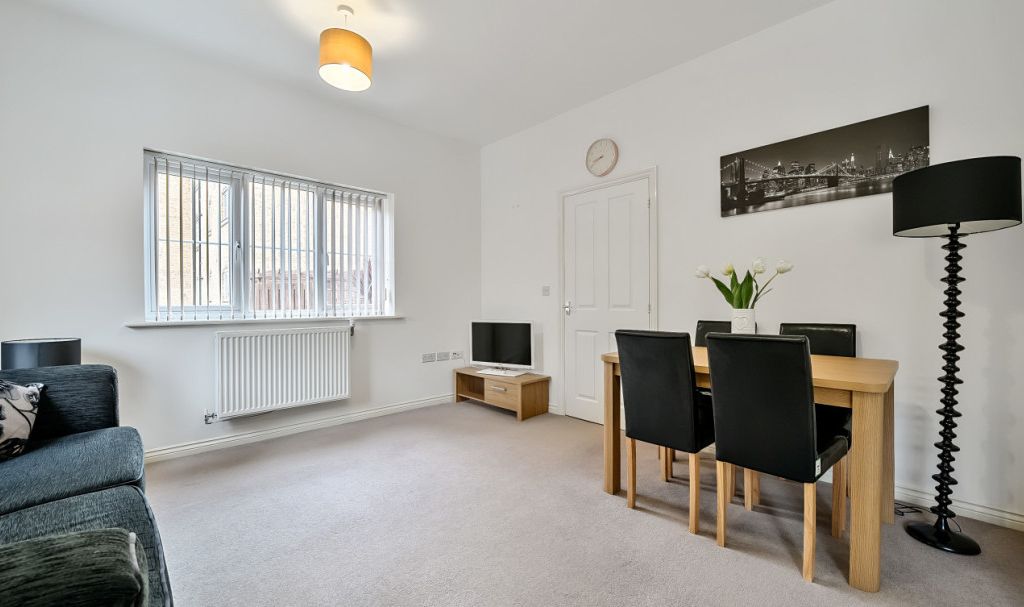 1 bed bungalow for sale in Waratah Drive, Chislehurst BR7, £90,000 Zoopla