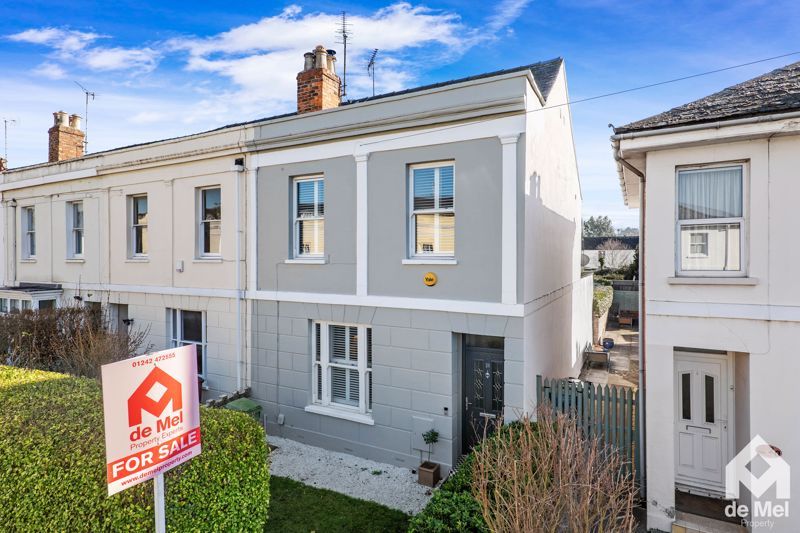 3 bed semidetached house for sale in Shurdington Road, Leckhampton