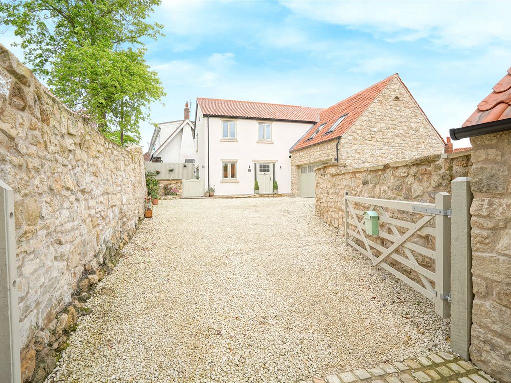4 bed detached house for sale in High Street, Braithwell, Rotherham