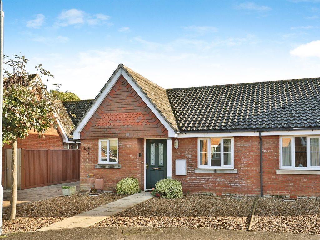 2 bed semidetached bungalow for sale in Oakleigh Drive, Swaffham PE37
