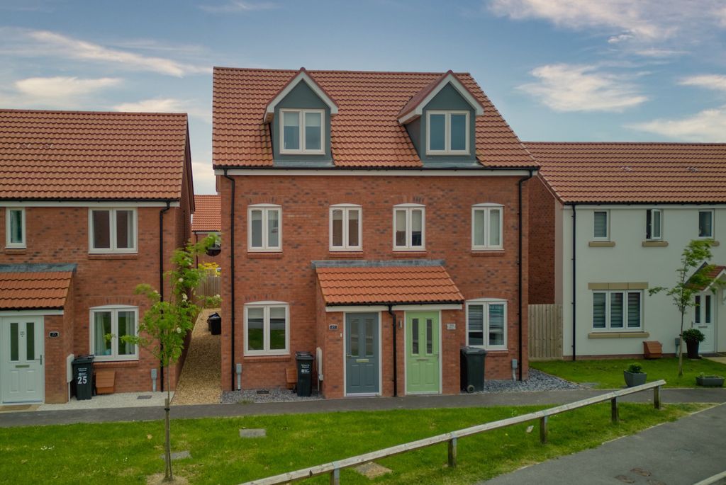 3 bed semidetached house for sale in Lesley Lane, Monkton Heathfield