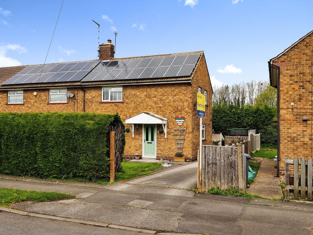 3 bed end terrace house for sale in Hill Drive, Bingham, Nottingham