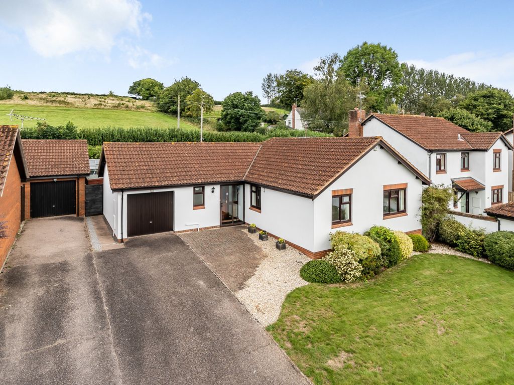 3 bed bungalow for sale in Lark Rise, Newton Poppleford, Sidmouth