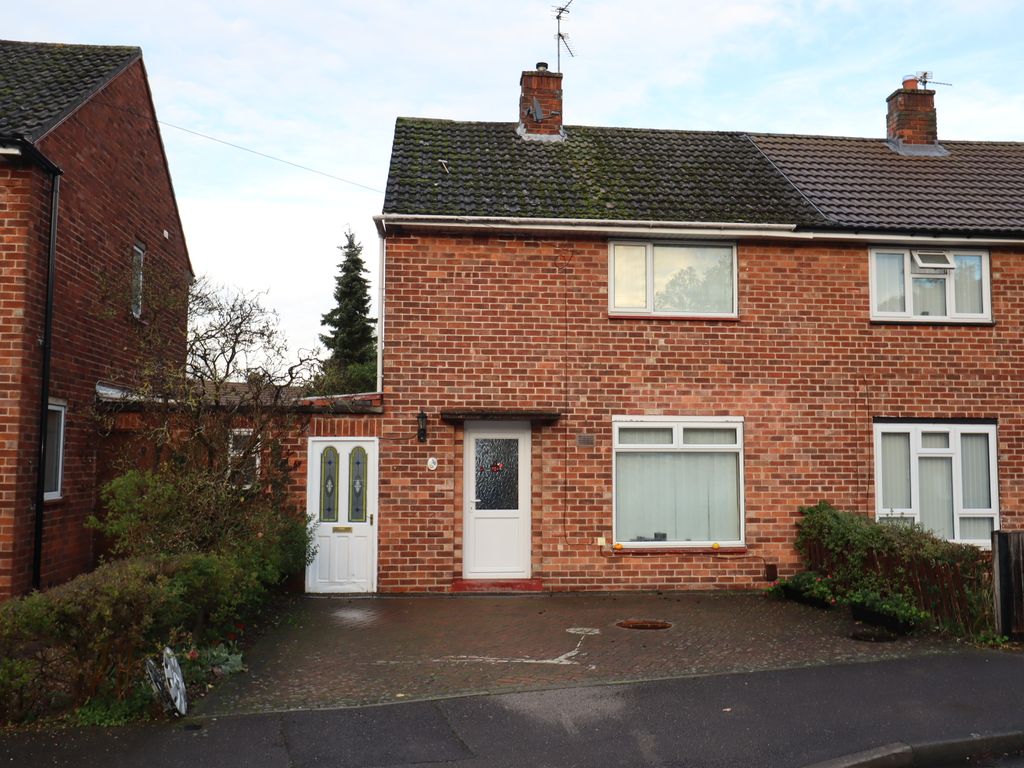 2 bed semidetached house to rent in Walford Drive, Lincoln LN6, £695