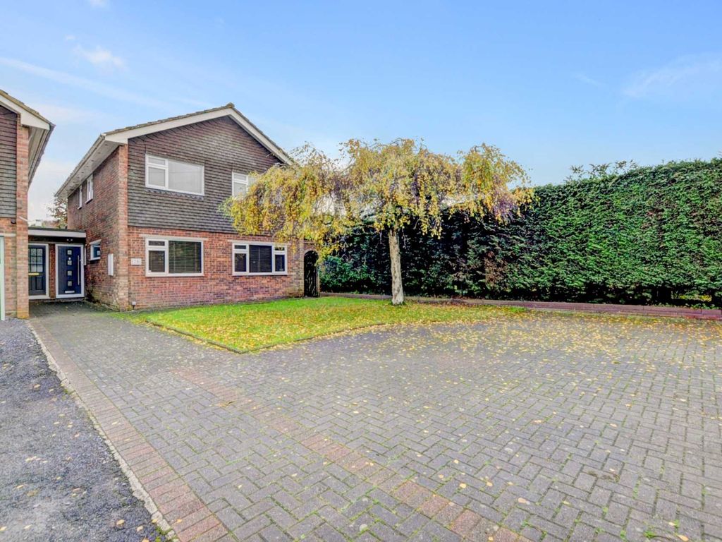 4 bed detached house for sale in Raven Road, Stokenchurch HP14 Zoopla