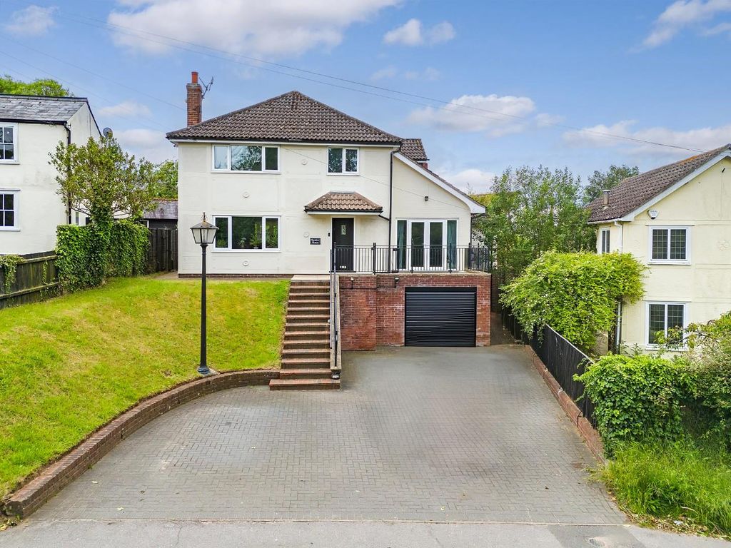 4 bed detached house for sale in Main Road, Ford End, Chelmsford CM3, £ ...