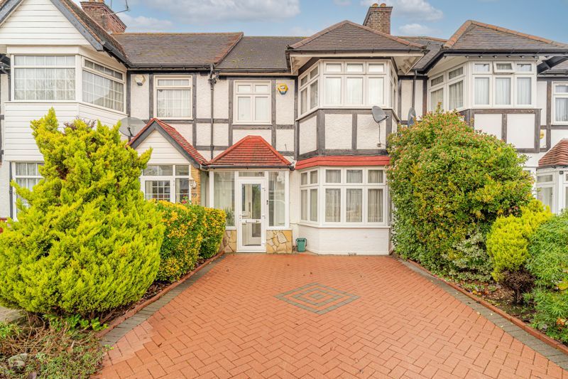 3 bed terraced house for sale in Colne Road, Winchmore Hill N21, £