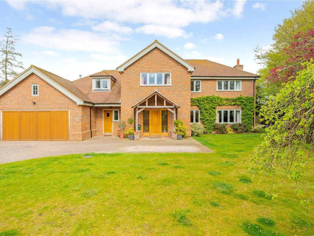 4 bed detached house for sale in Peasemore, Newbury, Berkshire RG20