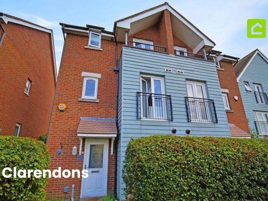 4 bed semidetached house for sale in Redhill, Surrey RH1, £650,000