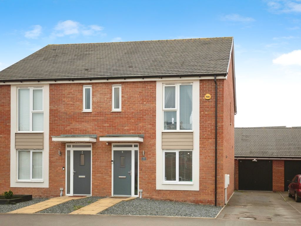 3 bed semidetached house for sale in Chestnut Avenue, Meon Vale