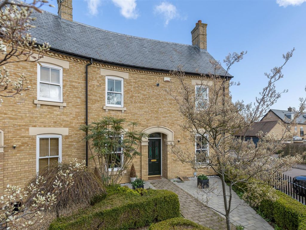 2 bed end terrace house for sale in Dickens Boulevard, Fairfield SG5