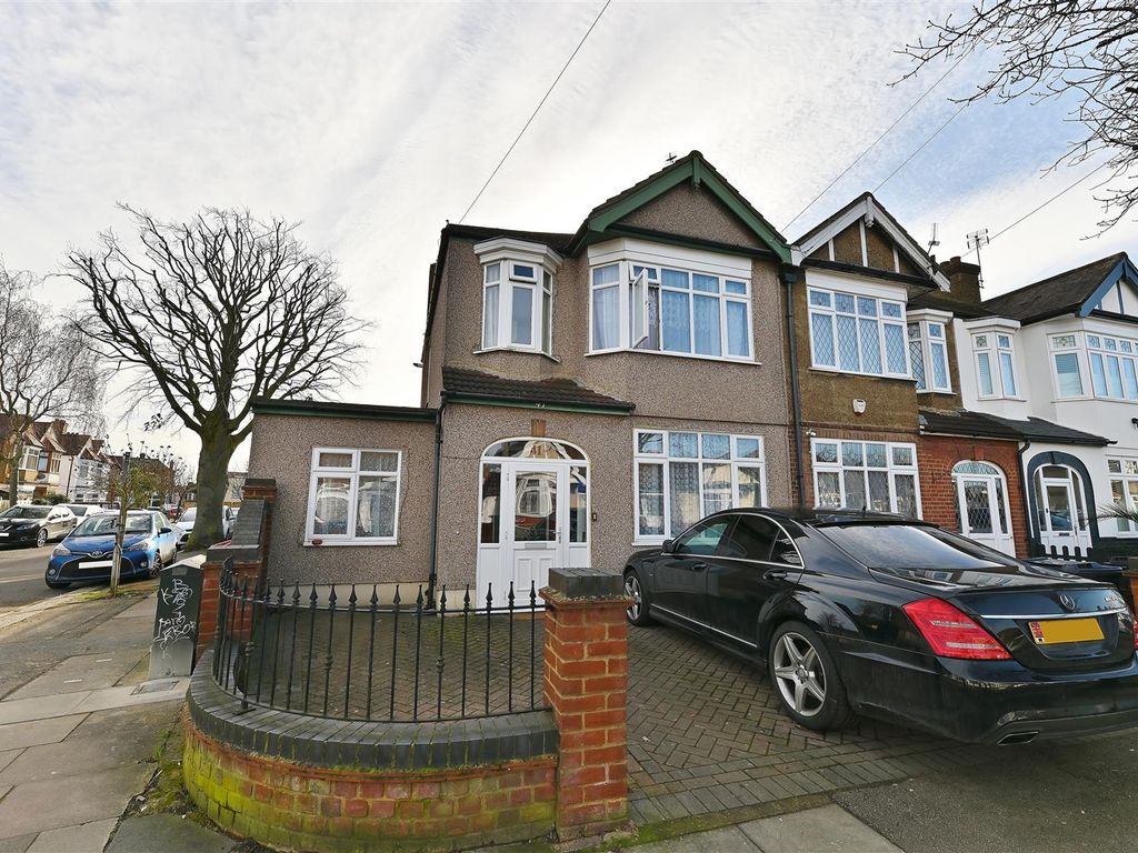 3 bed end terrace house for sale in Fairlop Road, Ilford IG6 Zoopla