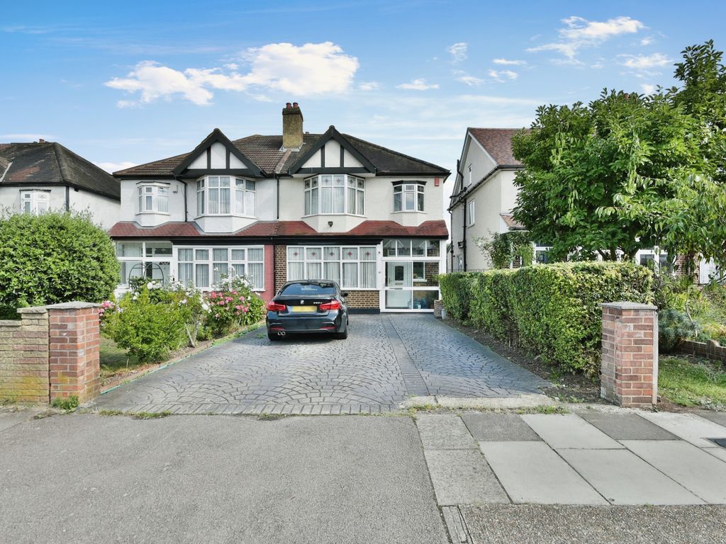 4 bed semidetached house for sale in College Park Close, London SE13