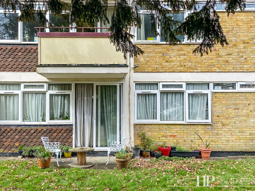 2 bed flat for sale in Ifield Drive, Ifield, Crawley RH11 Zoopla