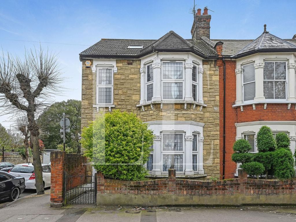 6 bed end terrace house for sale in Central Park Road, London E6, £